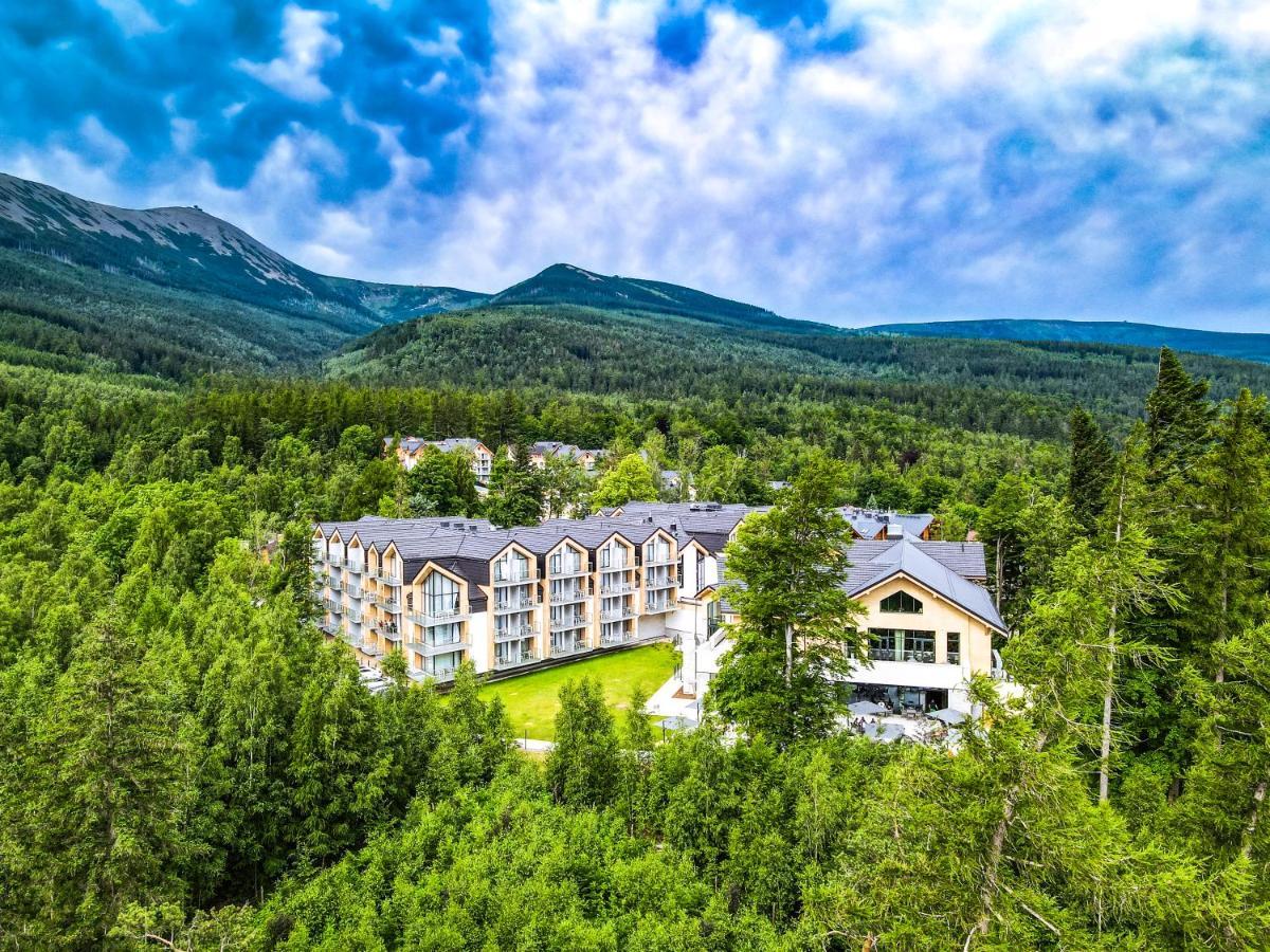 Green Mountain 5* Hotel 카르파츠 외부 사진