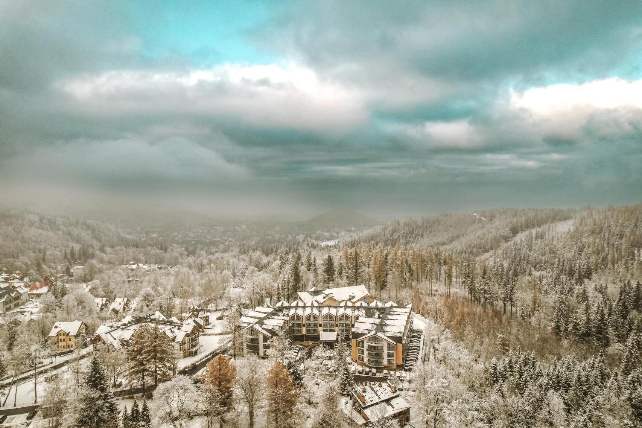 Green Mountain 5* Hotel 카르파츠 외부 사진 Aerial view of the resort