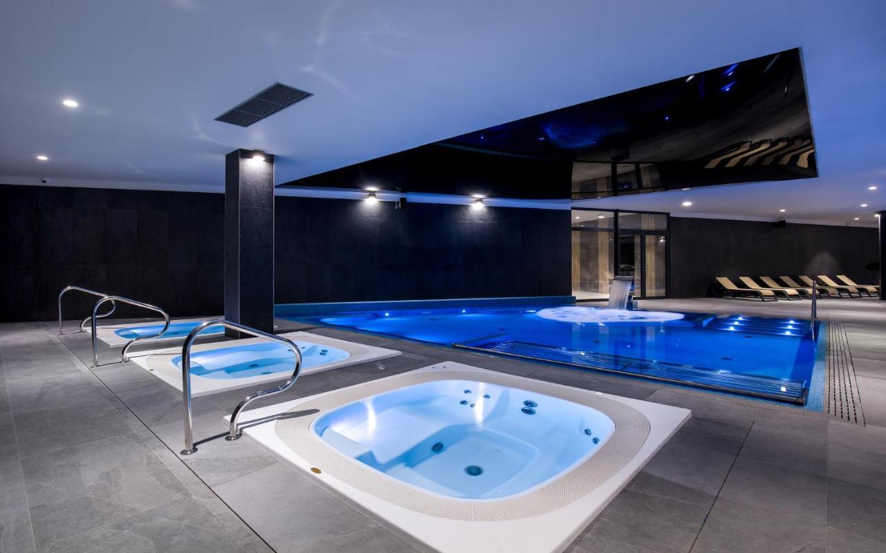 Green Mountain 5* Hotel 카르파츠 외부 사진 The spa at The Dorchester