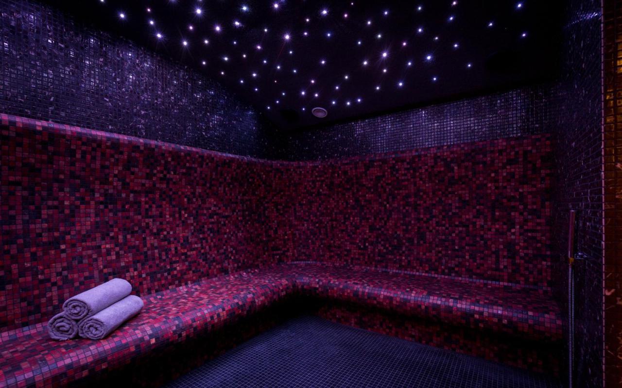 Green Mountain 5* Hotel 카르파츠 외부 사진 A steam room